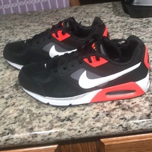 Nike Air Max IVO